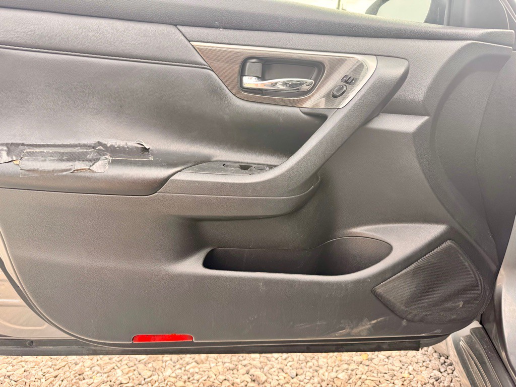 2015 Nissan Altima Image 10