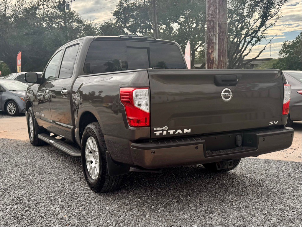 2019 Nissan Titan Image 7