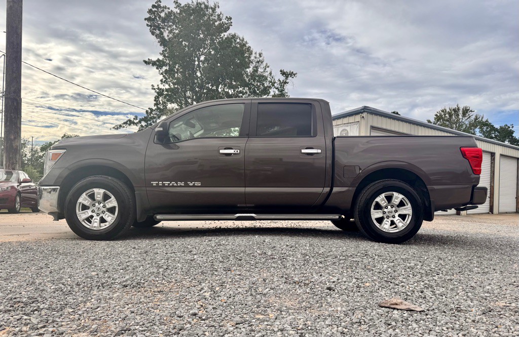 2019 Nissan Titan Image 8