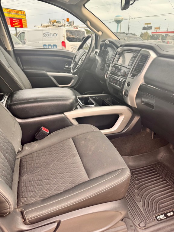 2019 Nissan Titan Image 13