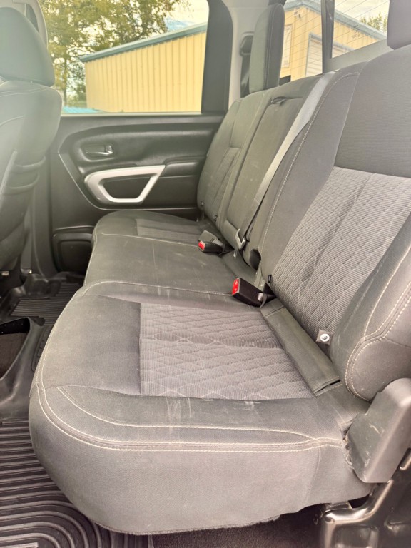 2019 Nissan Titan Image 14