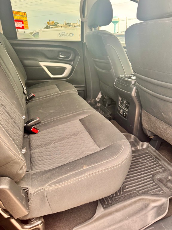 2019 Nissan Titan Image 15