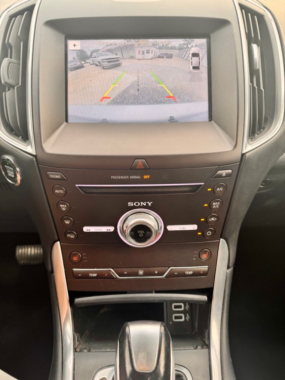 2018 Ford Edge Image 16