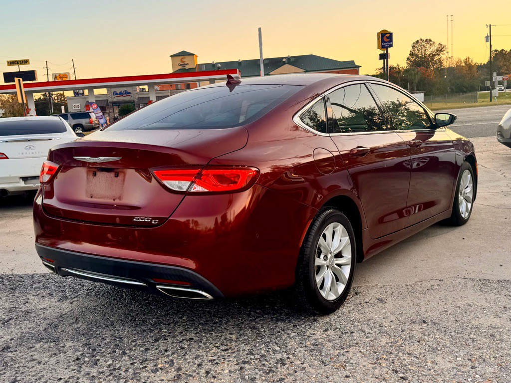 2015 Chrysler 200 Image 5