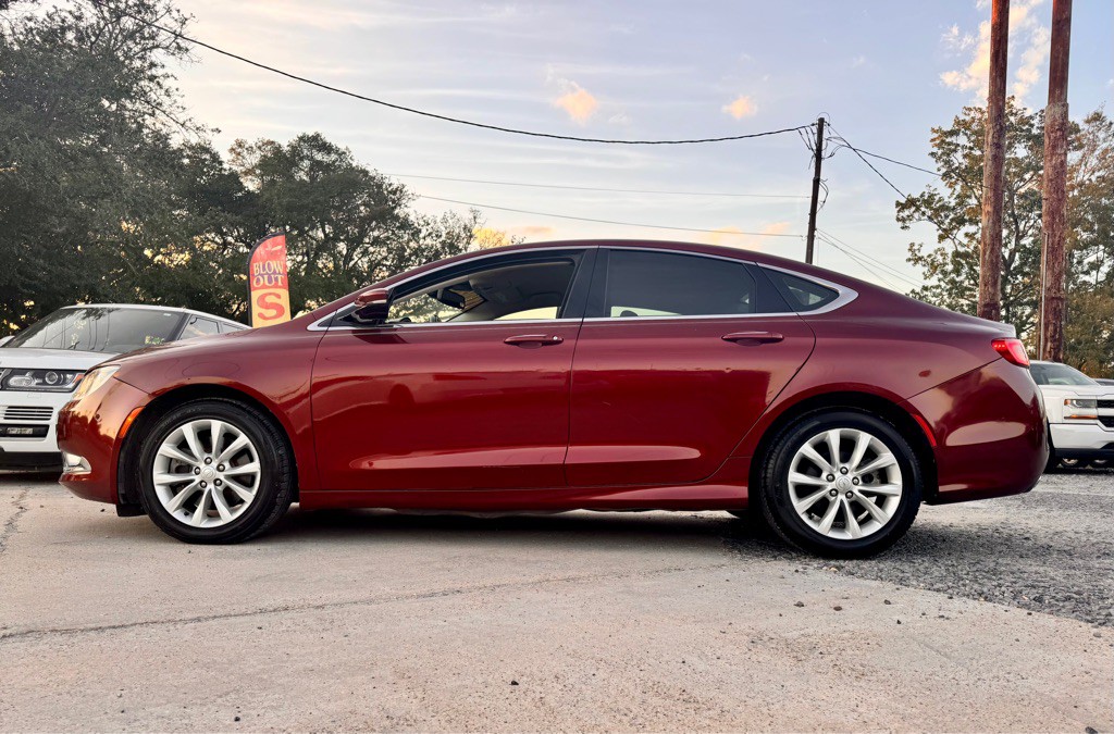 2015 Chrysler 200 Image 8