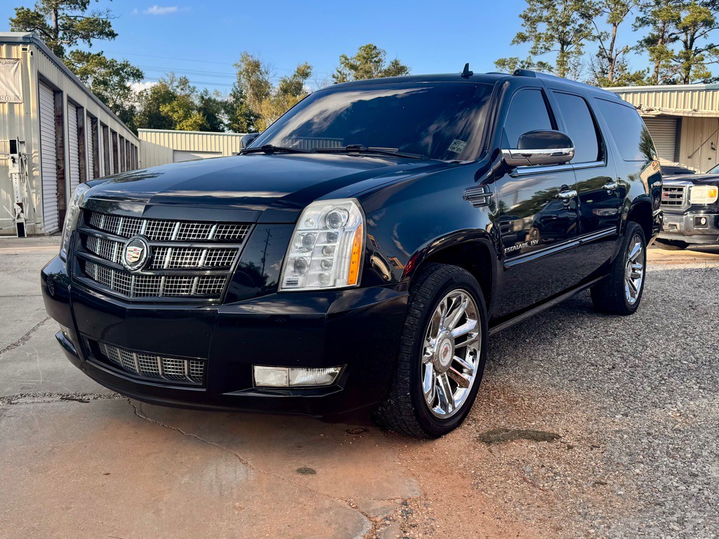 2013 Cadillac Escalade Image 1