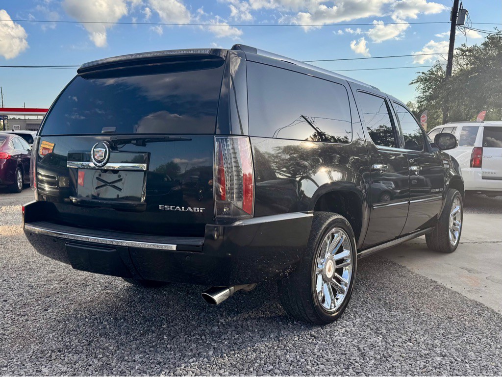 2013 Cadillac Escalade Image 5
