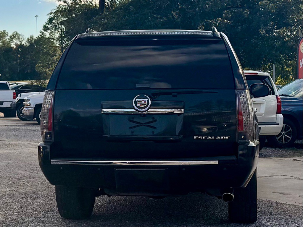 2013 Cadillac Escalade Image 6