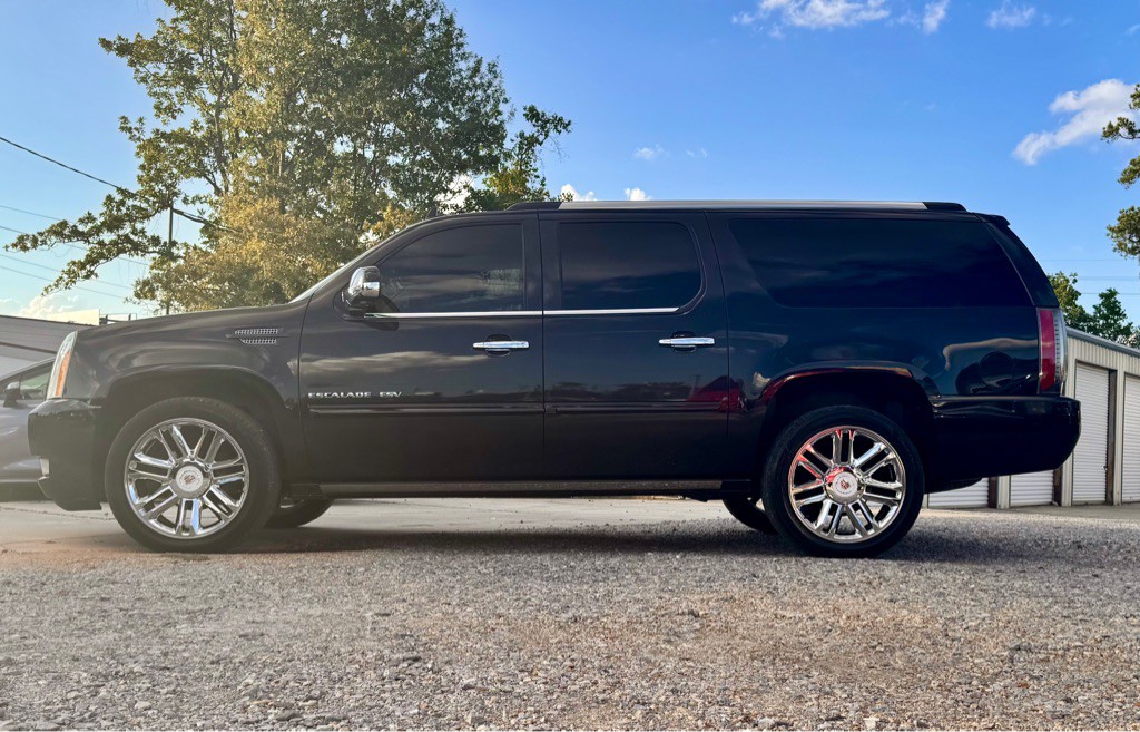 2013 Cadillac Escalade Image 8