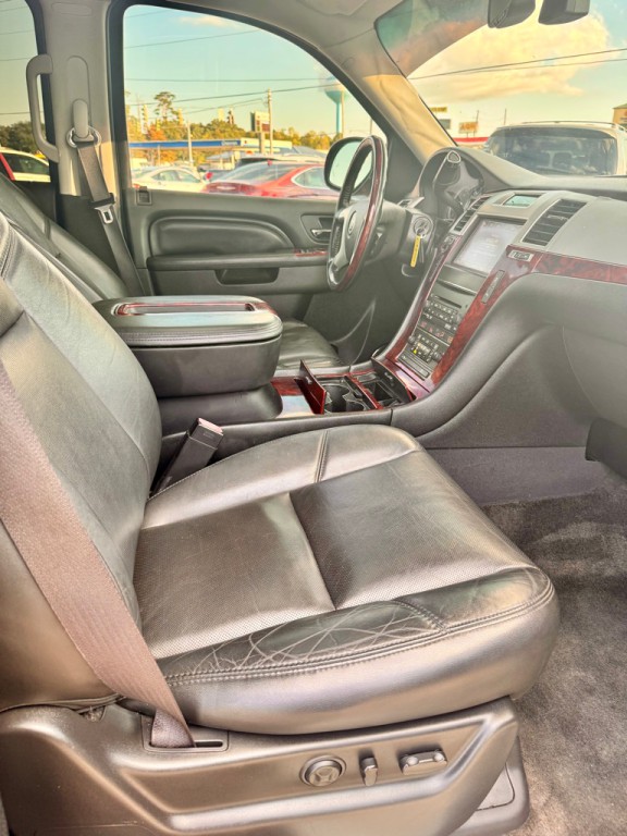 2013 Cadillac Escalade Image 13