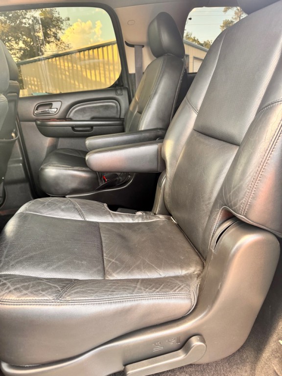 2013 Cadillac Escalade Image 14