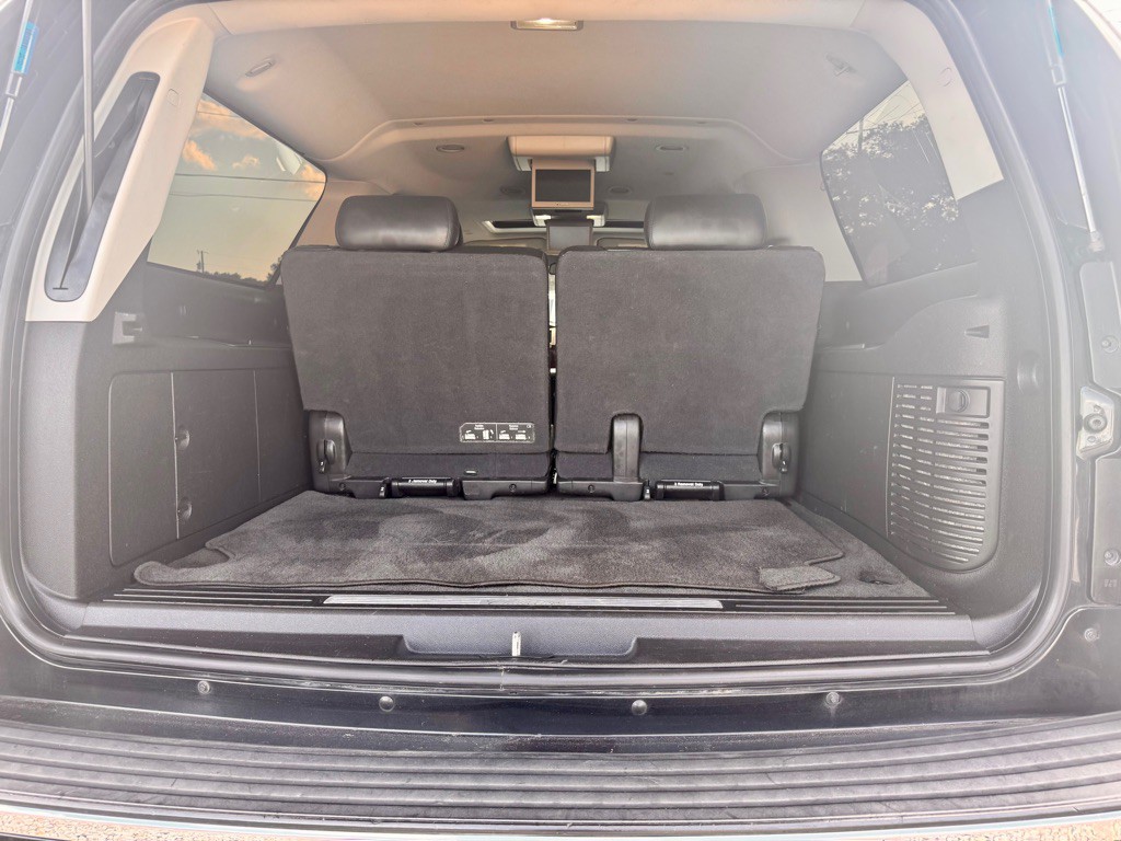 2013 Cadillac Escalade Image 18