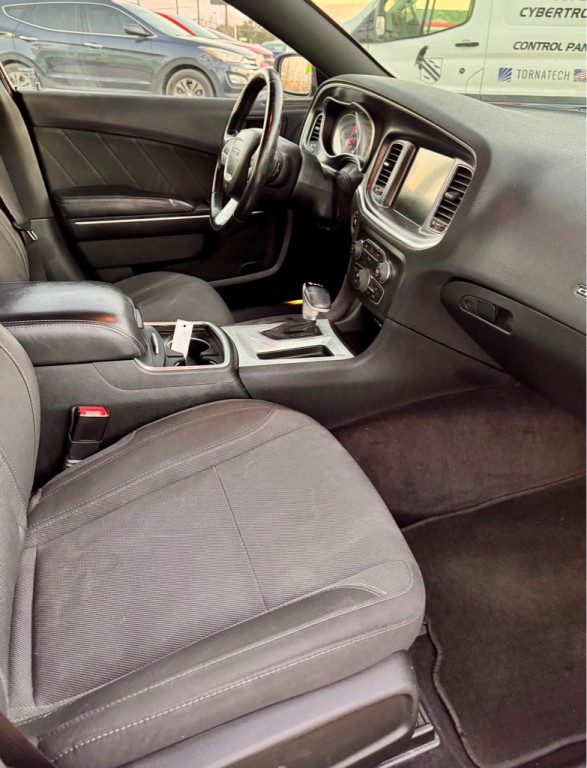 2016 Dodge Charger Image 12