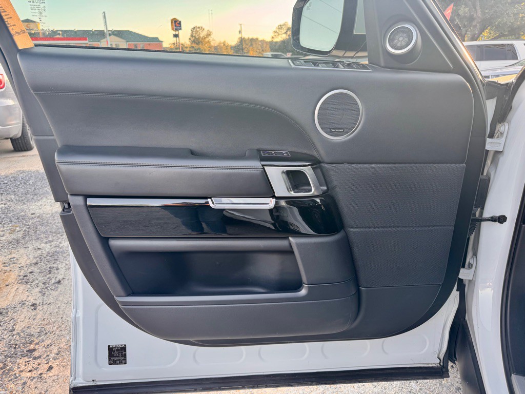 2015 Land Rover Range Rover Image 10