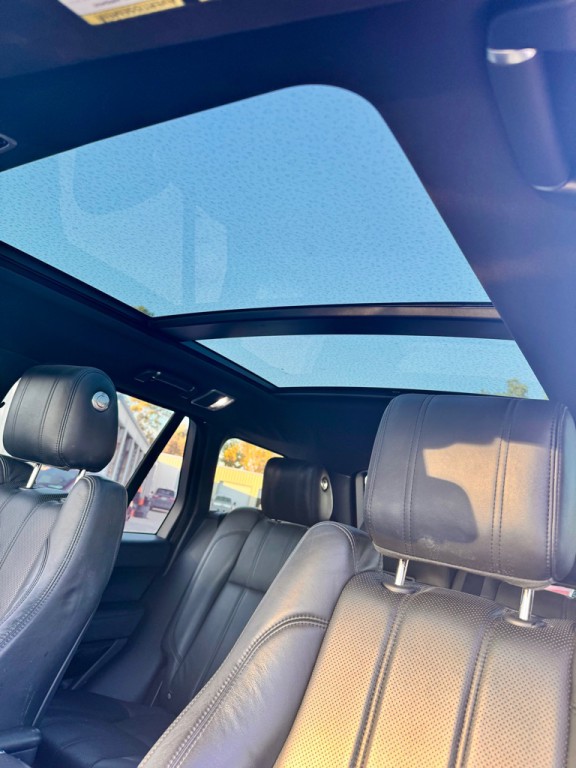 2015 Land Rover Range Rover Image 16