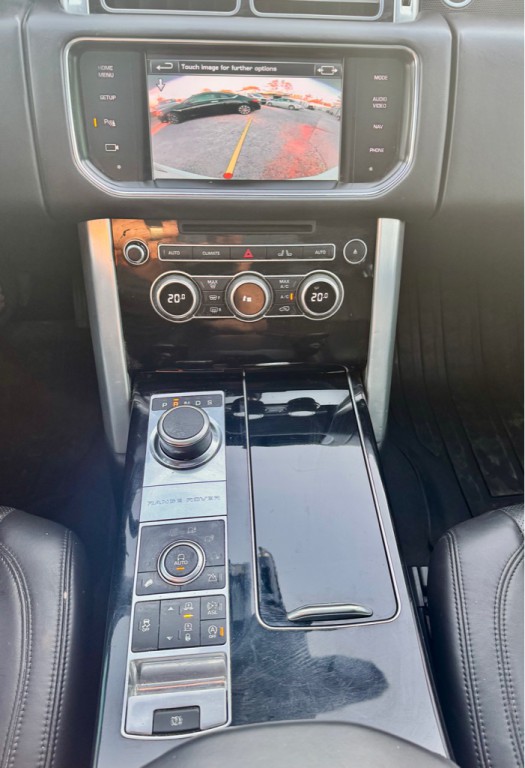 2015 Land Rover Range Rover Image 18