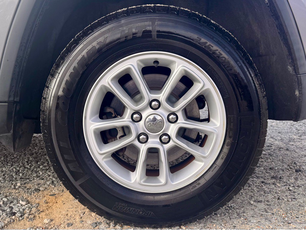 2018 Jeep Grand Cherokee Image 9