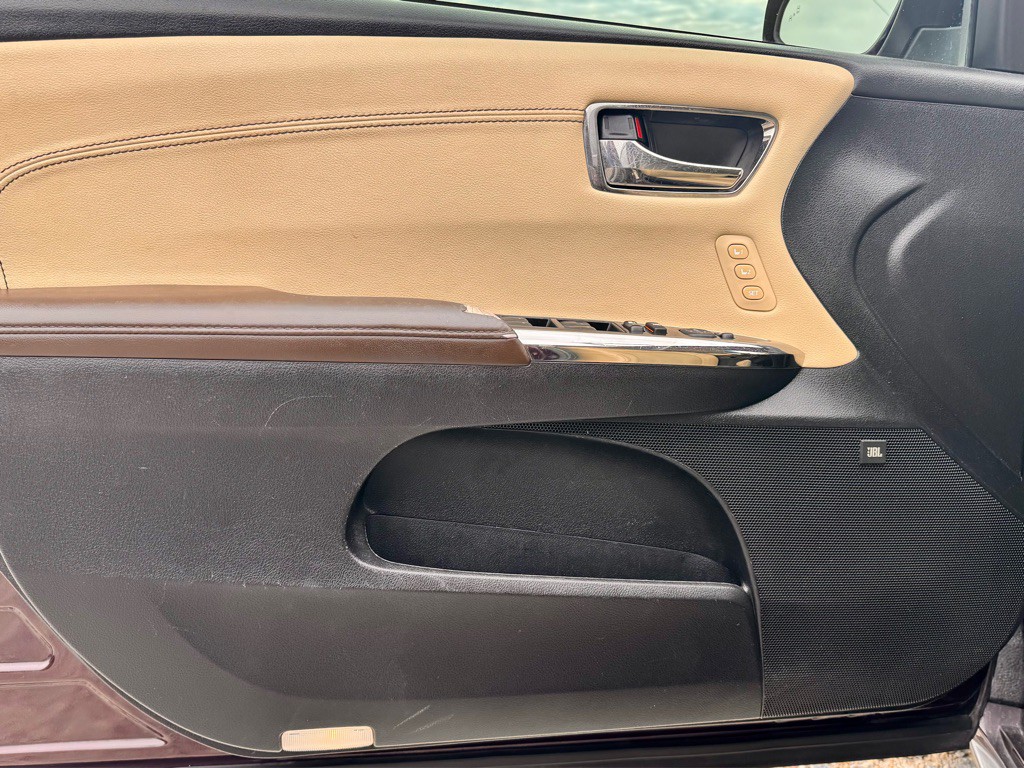 2018 Toyota Avalon Image 10