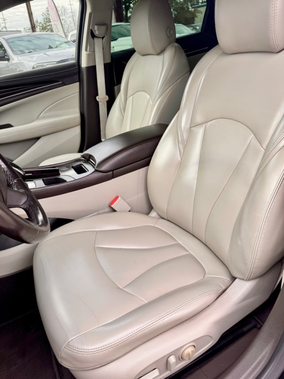 2017 Buick Lacrosse Image 11