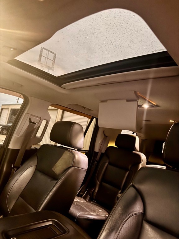 2017 Chevrolet Tahoe Image 18