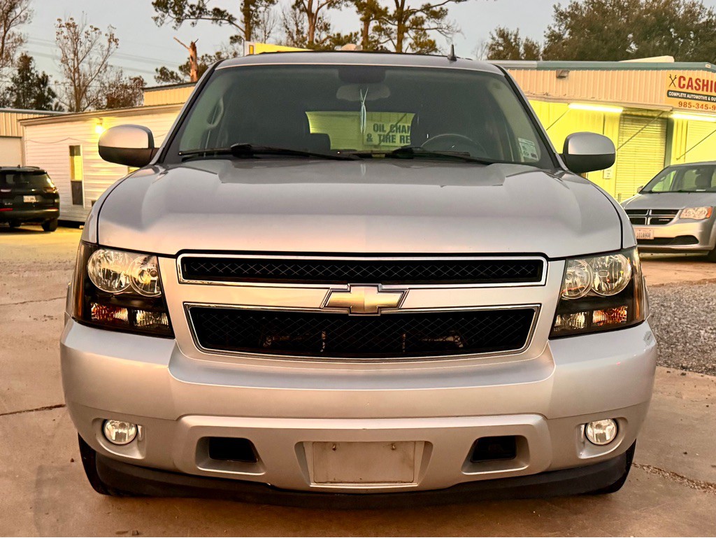 2011 Chevrolet Tahoe Image 2