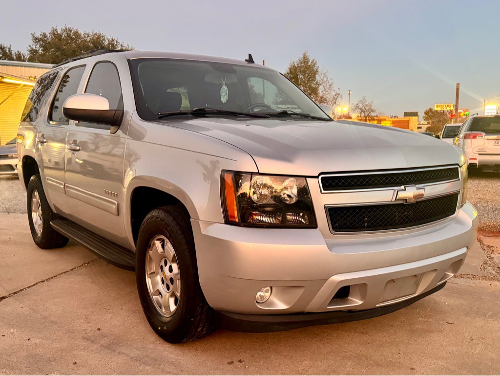 2011 Chevrolet Tahoe Image 3
