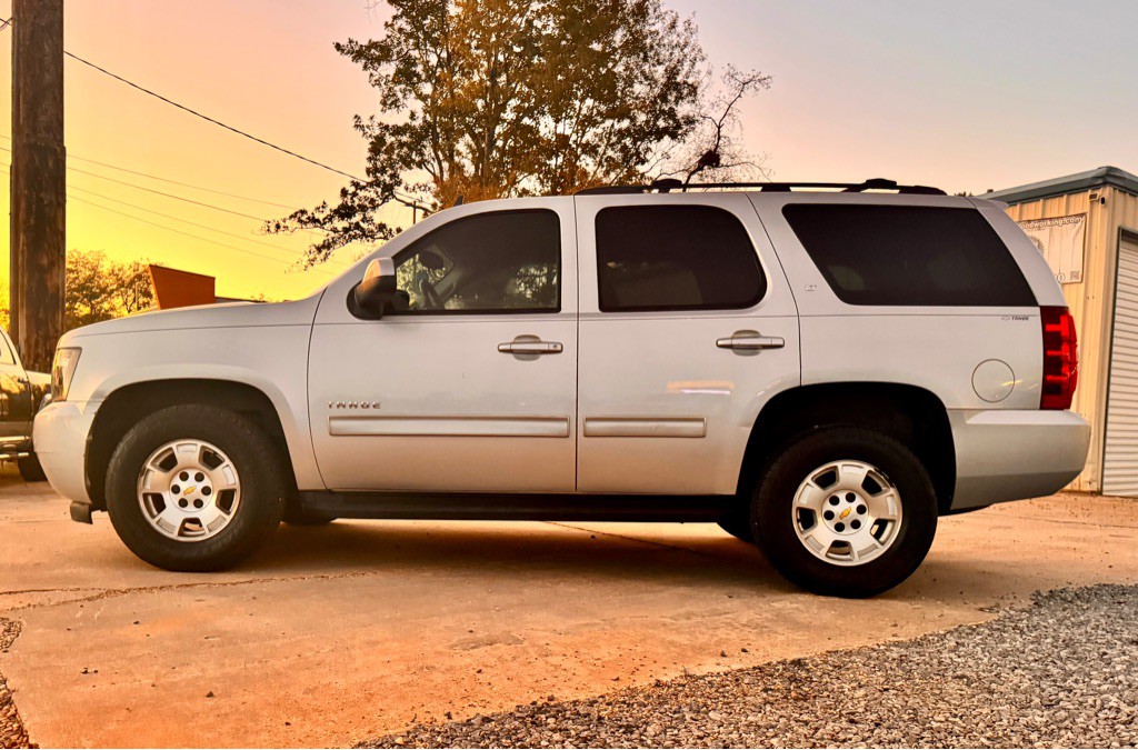 2011 Chevrolet Tahoe Image 8