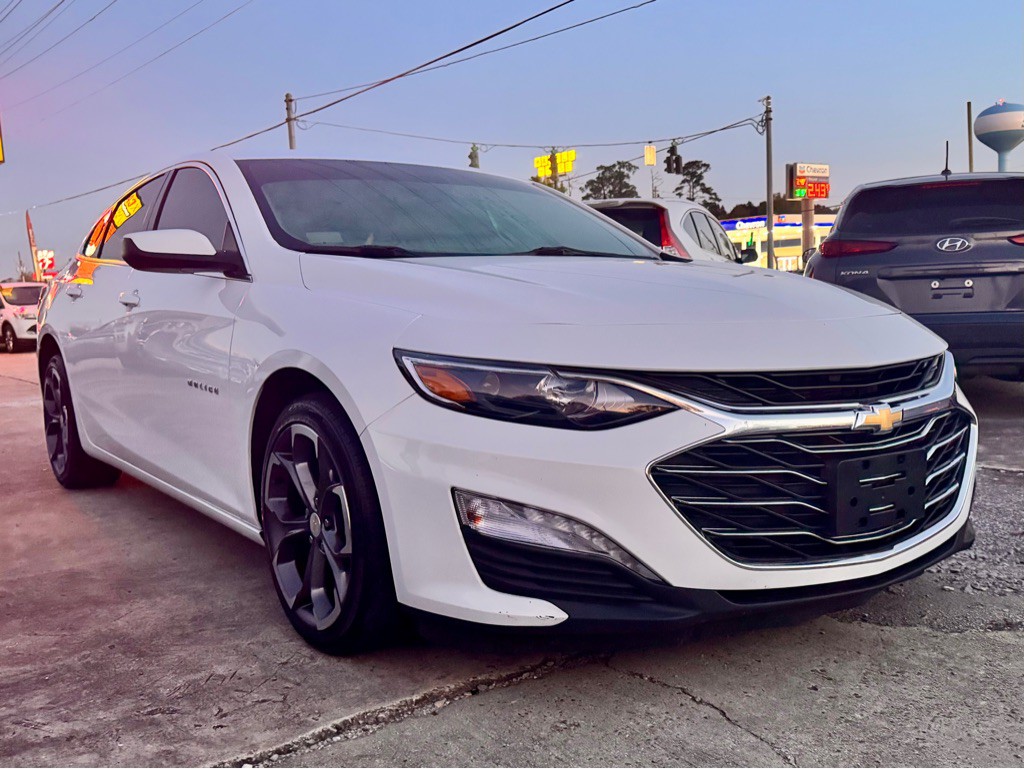 2022 Chevrolet Malibu Image 3