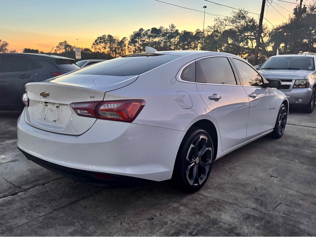 2022 Chevrolet Malibu Image 4