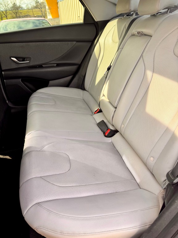 2021 Hyundai Elantra Image 12