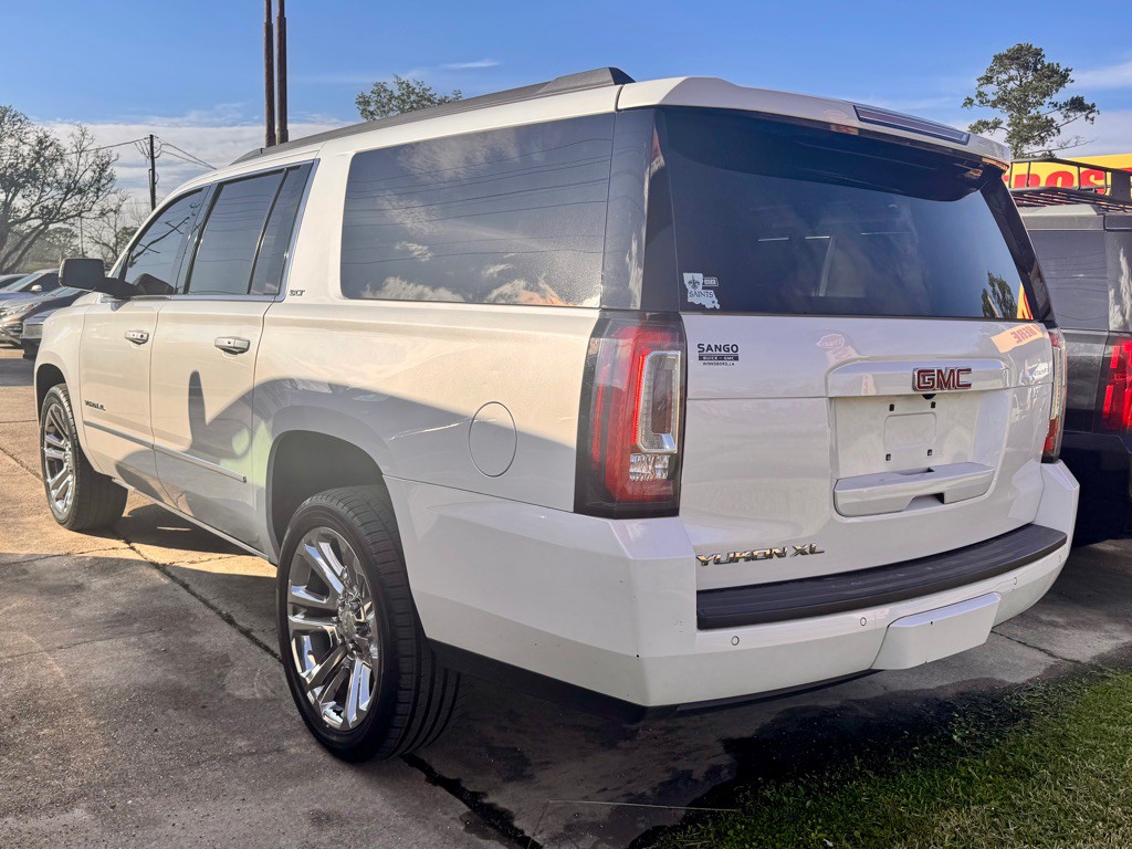 2018 GMC Yukon Image 3