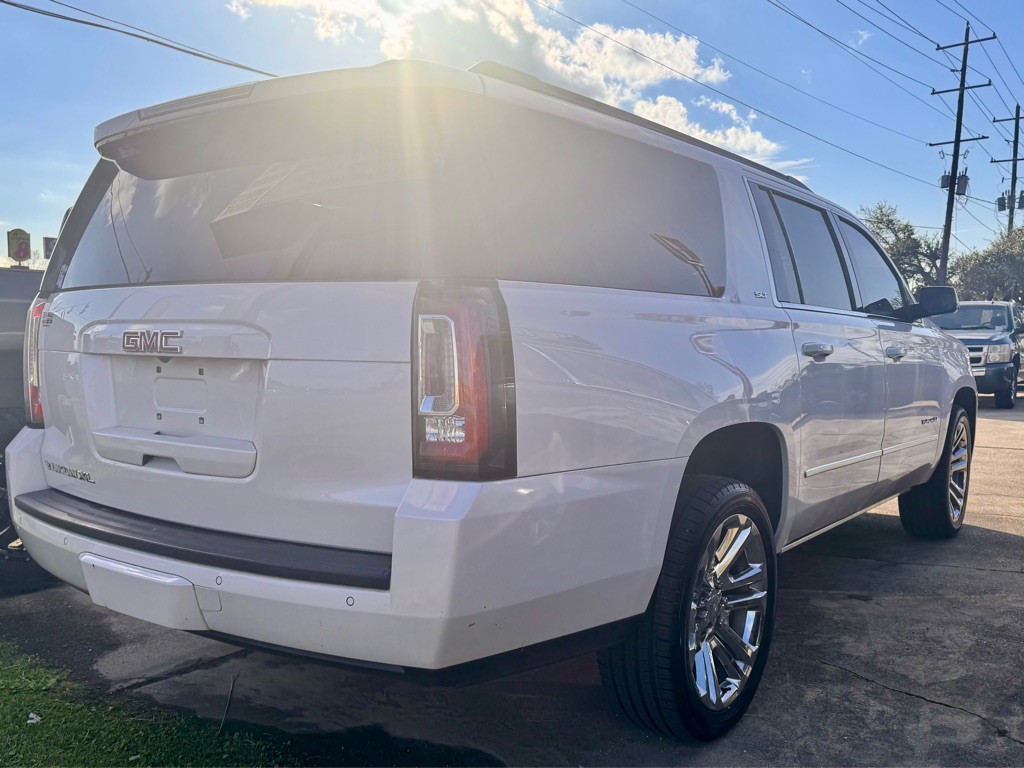 2018 GMC Yukon Image 4