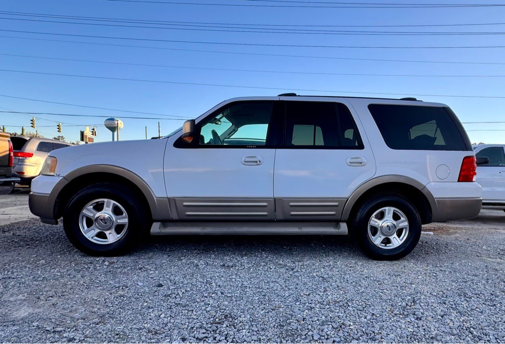2004 Ford Expedition Image 5