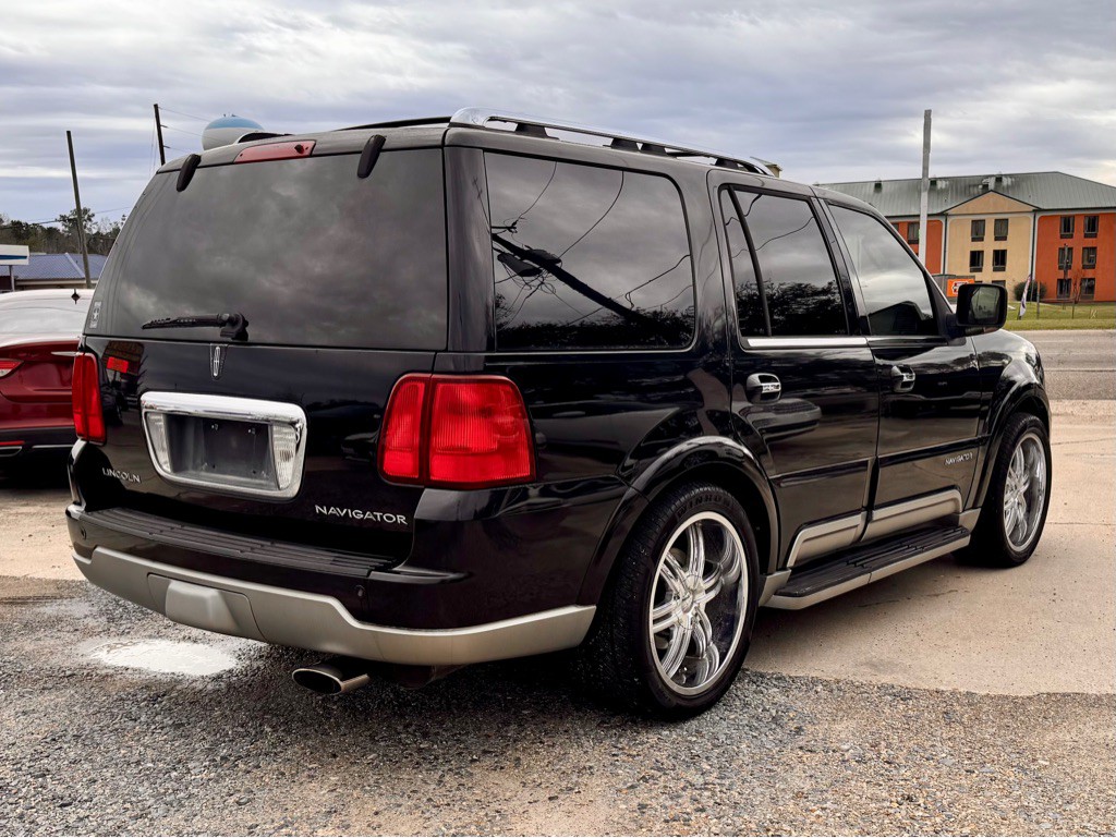 2004 Lincoln Navigator Image 5