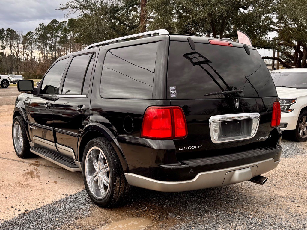2004 Lincoln Navigator Image 7