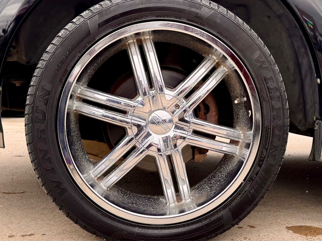 2004 Lincoln Navigator Image 9