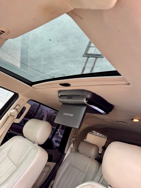 2004 Lincoln Navigator Image 17