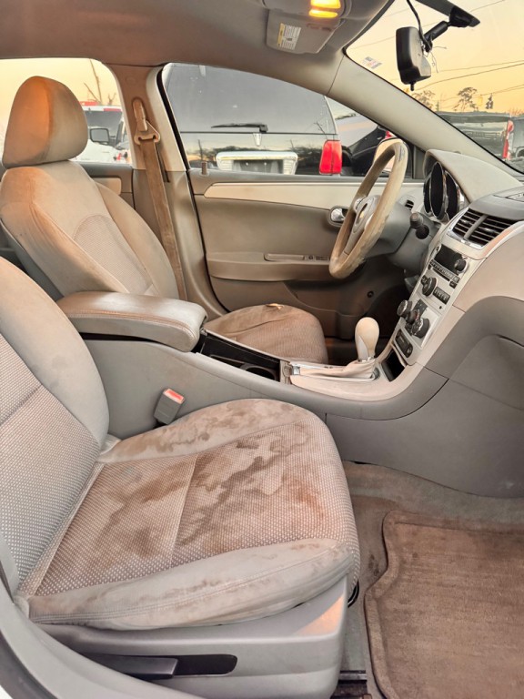 2010 Chevrolet Malibu Image 12