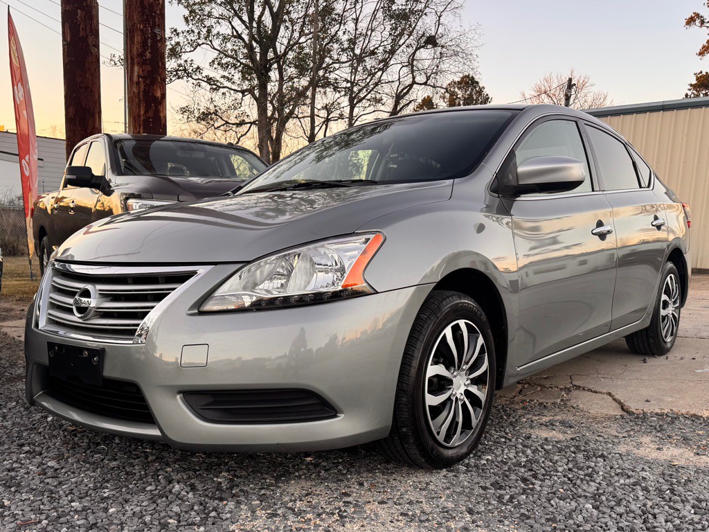 2013 Nissan Sentra Image 1