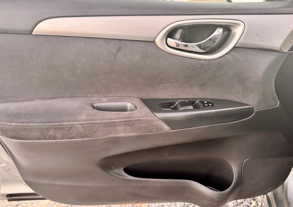 2013 Nissan Sentra Image 8