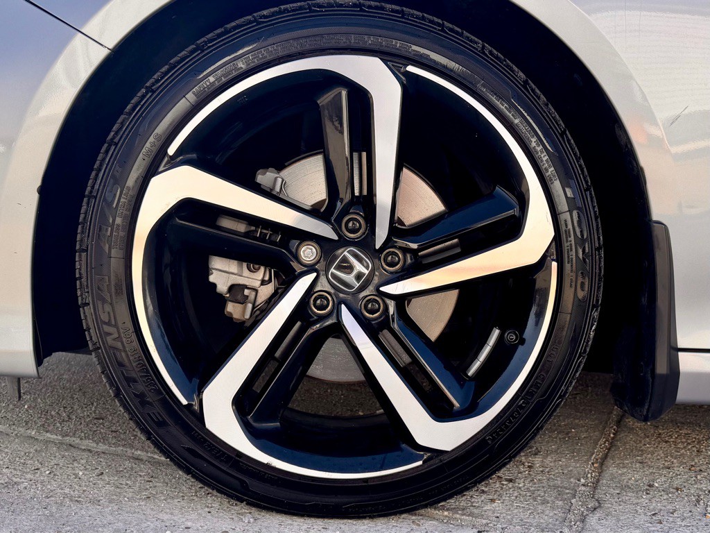 2018 Honda Accord Image 9