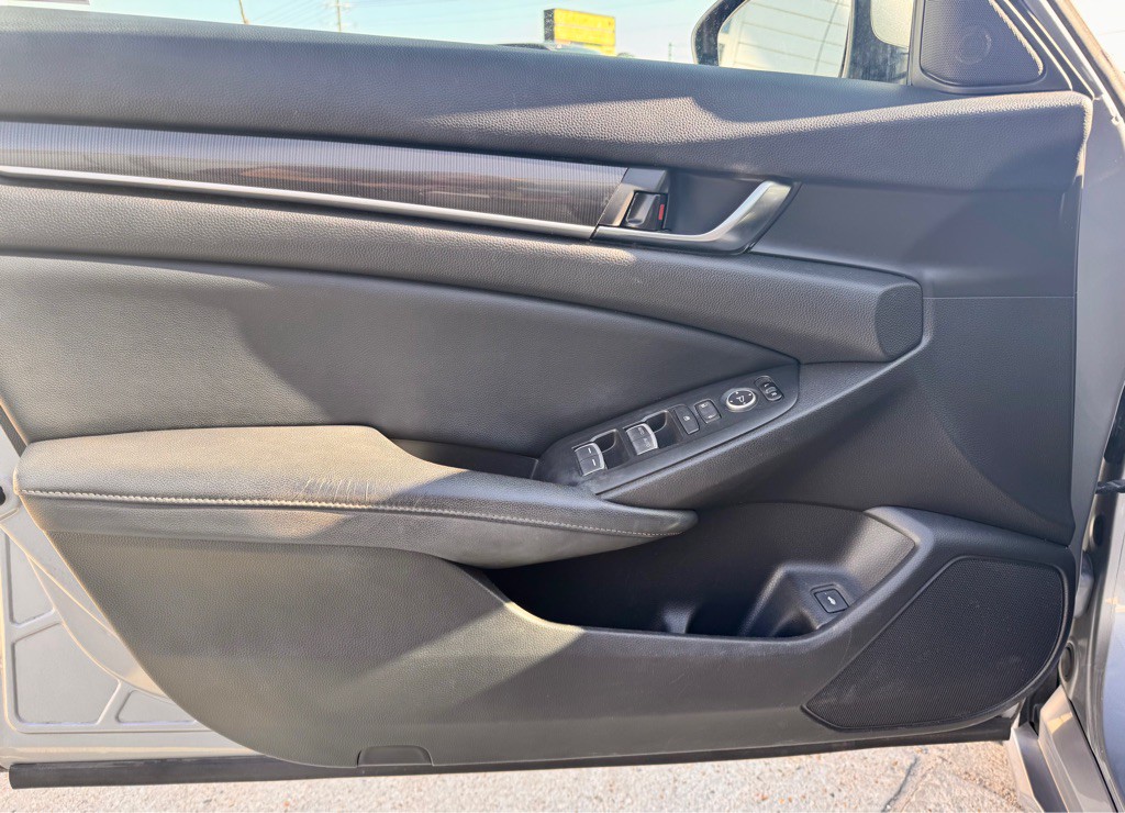 2018 Honda Accord Image 10