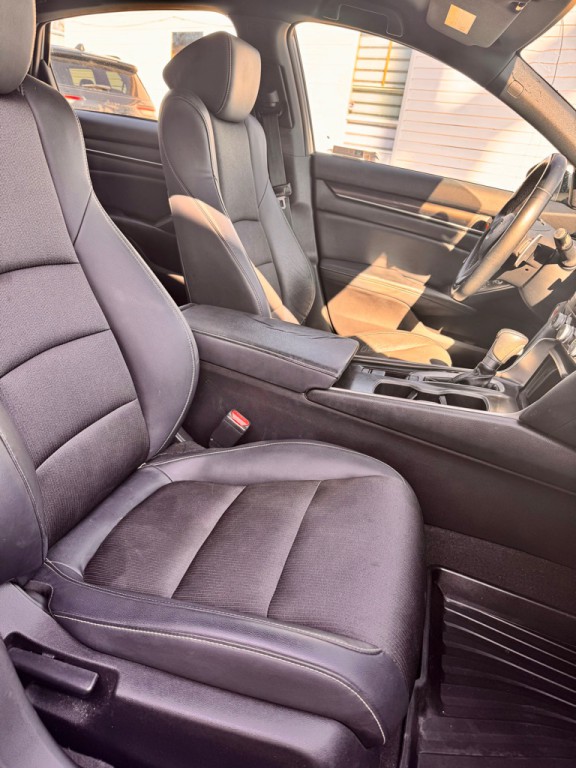 2018 Honda Accord Image 13