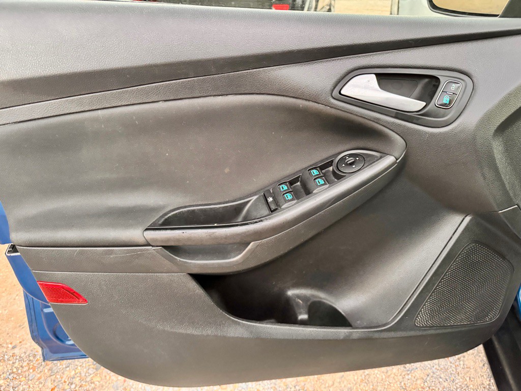 2018 Ford Focus Image 9