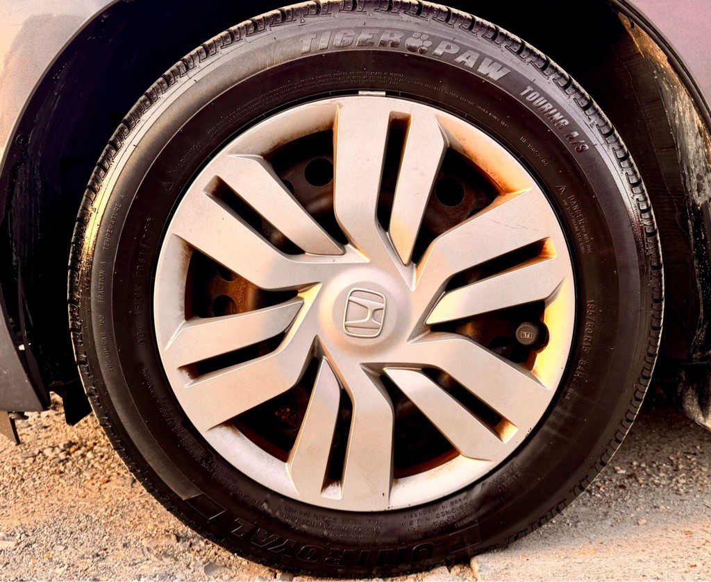 2017 Honda Fit Image 8