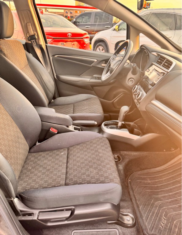 2017 Honda Fit Image 12