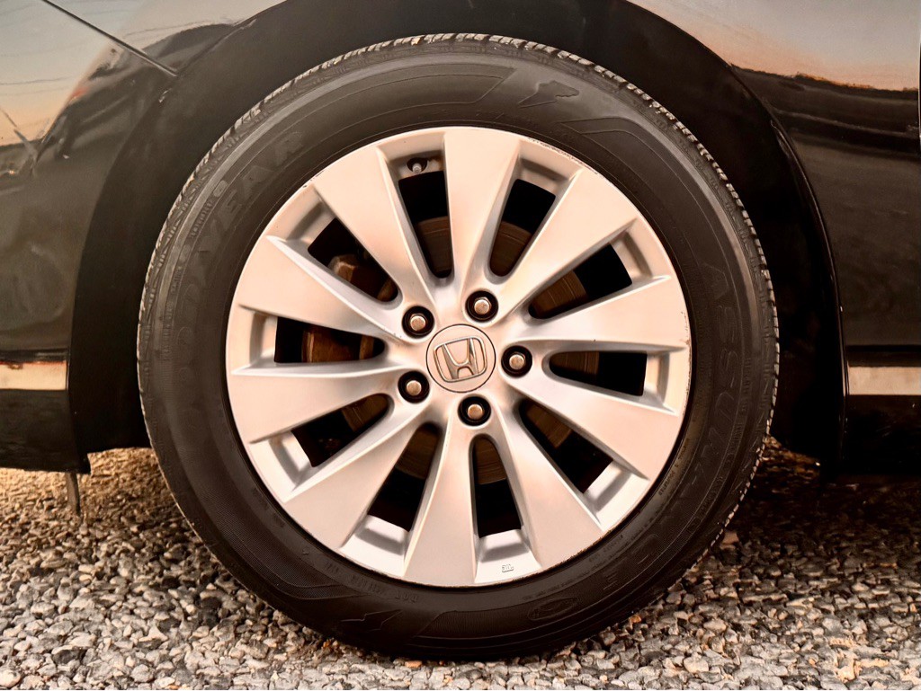 2015 Honda Accord Image 9