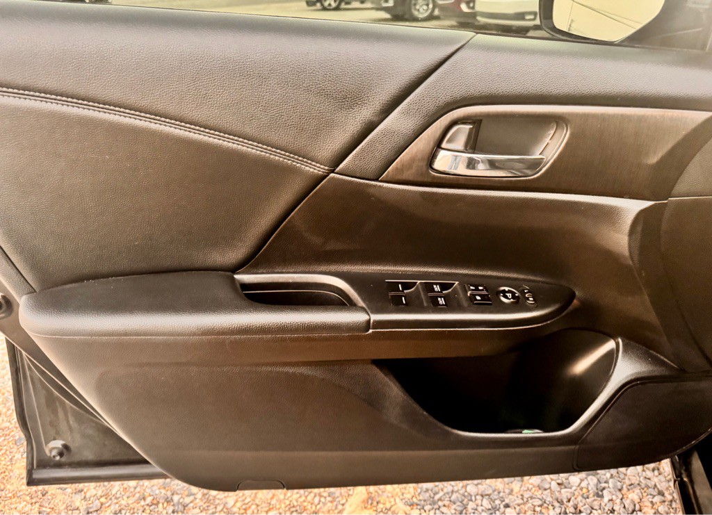 2015 Honda Accord Image 10