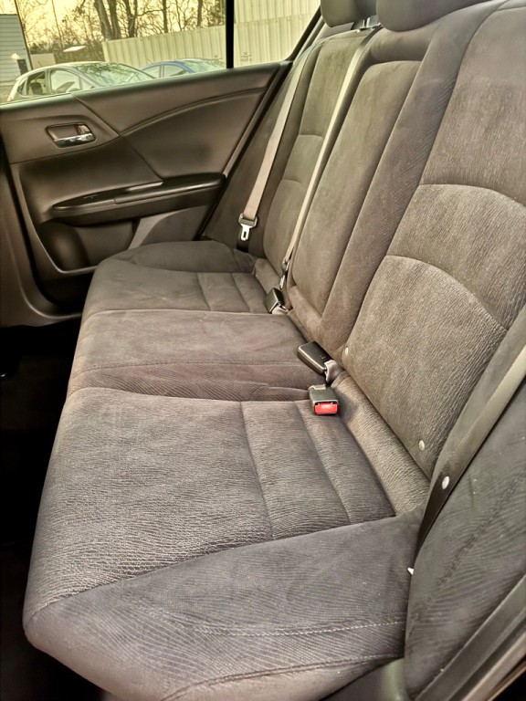 2015 Honda Accord Image 14