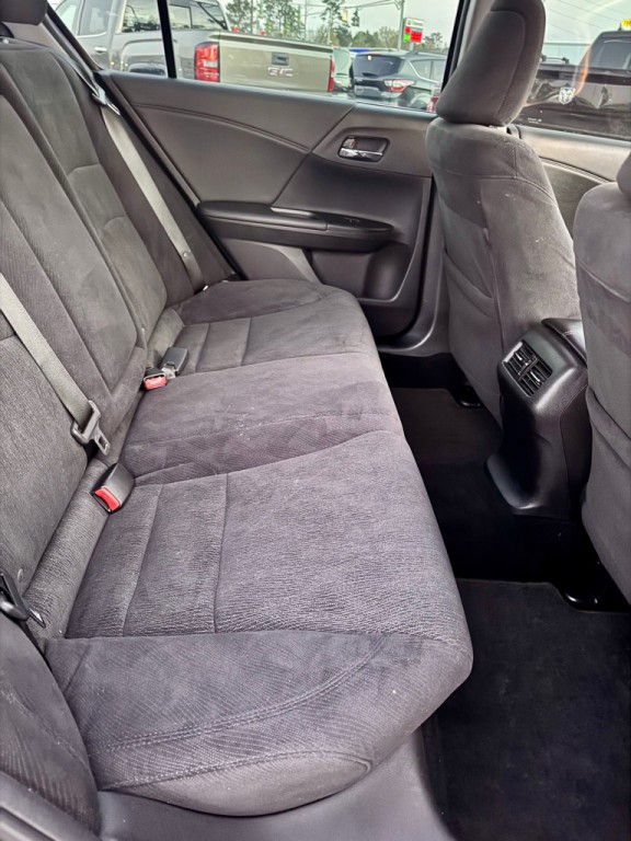 2015 Honda Accord Image 15